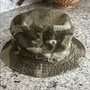 Nike reversible bucket hat